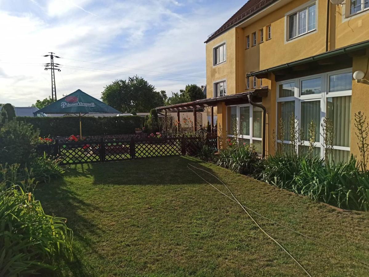 Pension U Mydlaru Mnichovo Hradiste Exterior photo