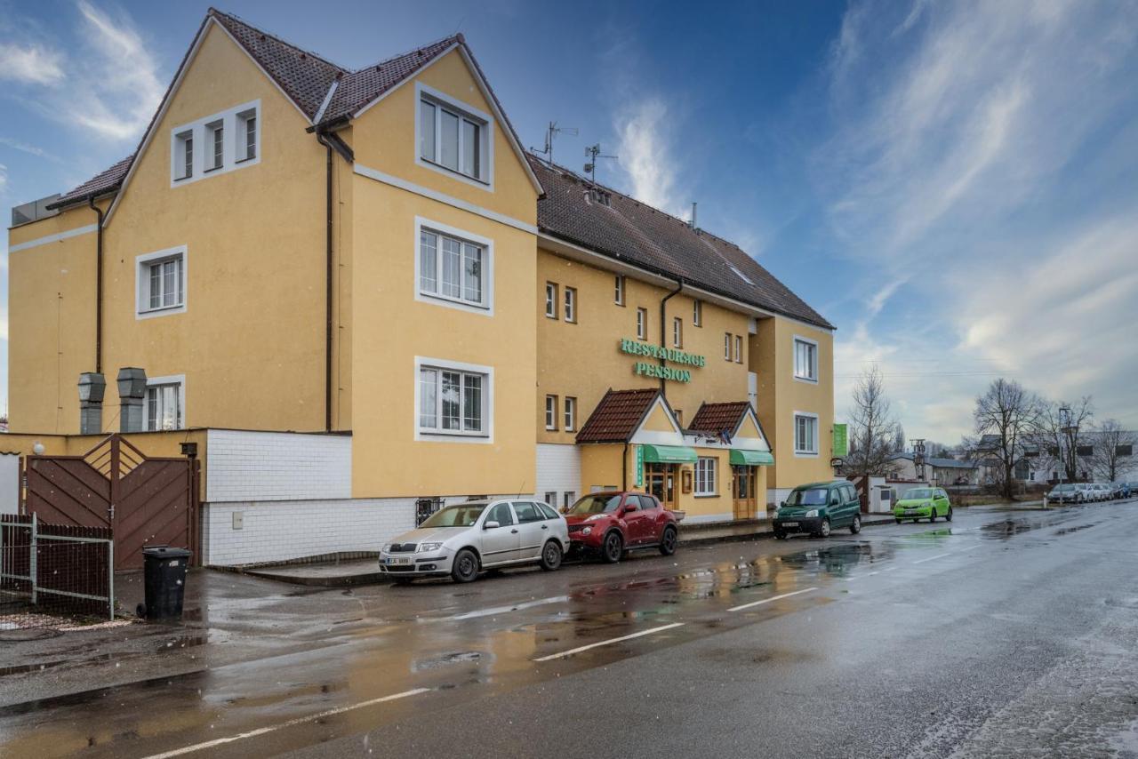 Pension U Mydlaru Mnichovo Hradiste Exterior photo